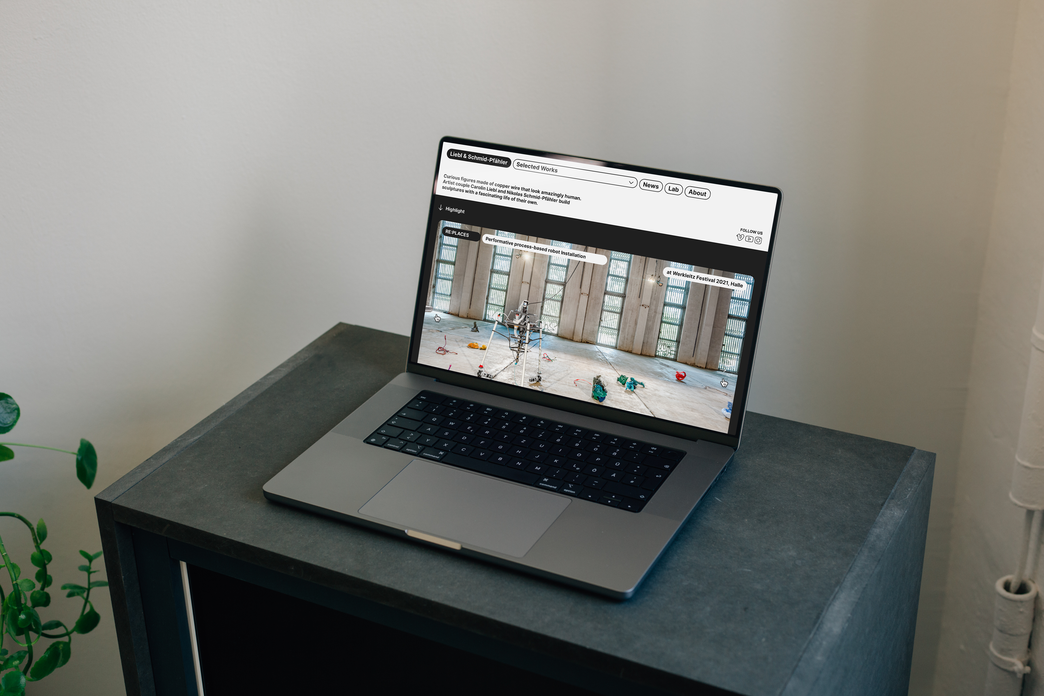 Website for the artist duo from Offenbach am Main: Carolin Liebl & Nikolas Schmid-Pfähler → WEBERRUSS Studio