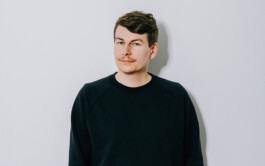 Portrait of Daniel Weberruß, interdisciplinary designer and art director from Frankfurt am Main → WEBERRUSS Studio