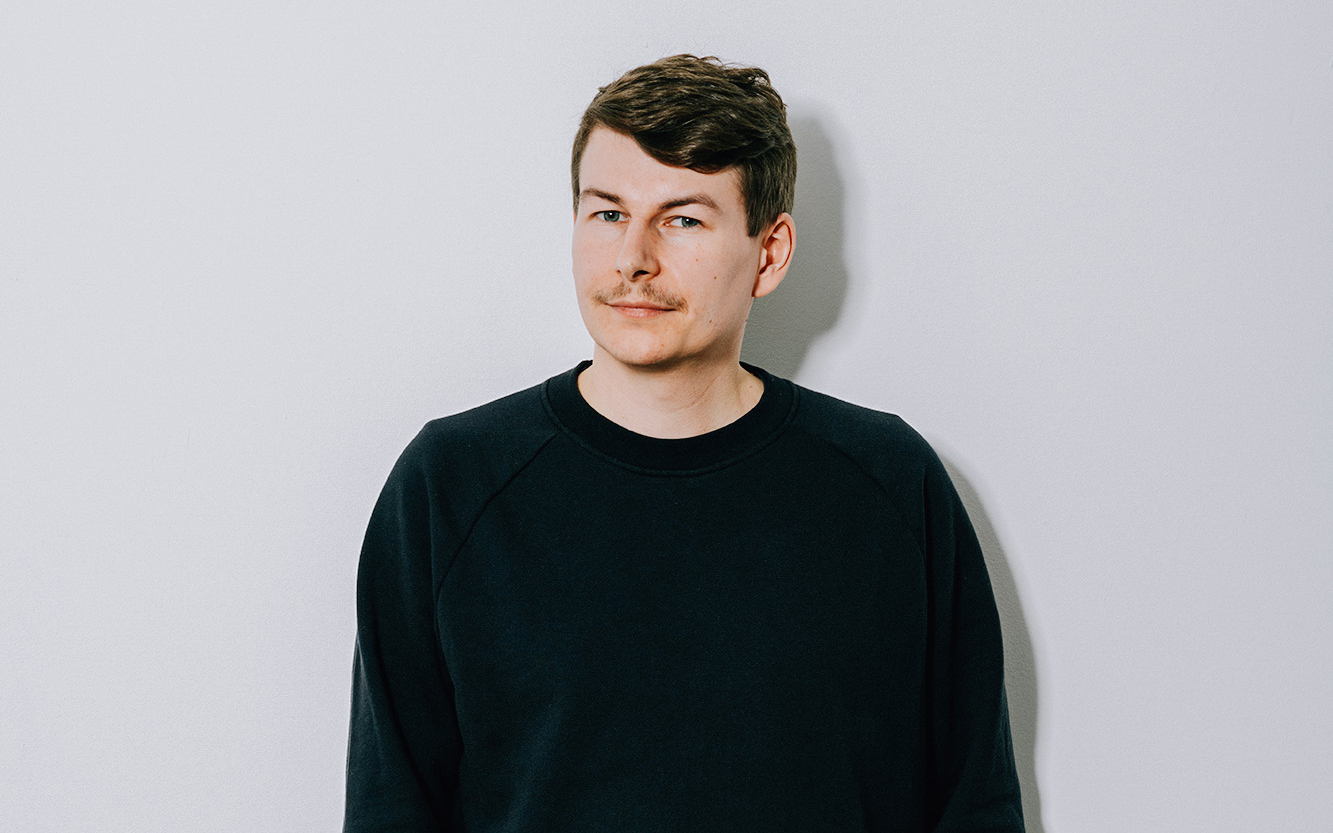 Portrait of Daniel Weberruß, interdisciplinary designer and art director from Frankfurt am Main → WEBERRUSS Studio